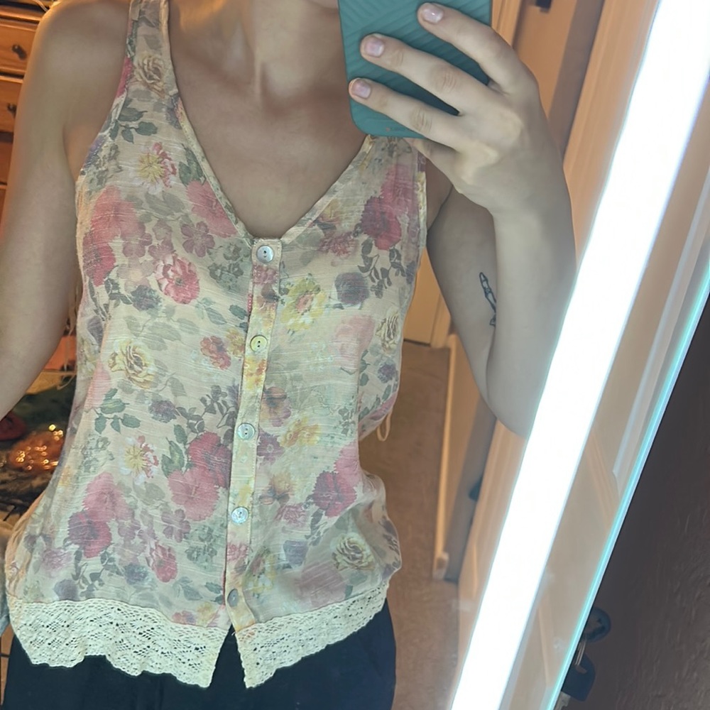Floral tank top with back cutout